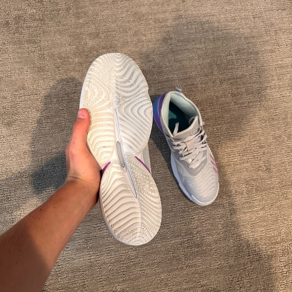 Donovan Mitchell Issue 4 Size 11 - image 4